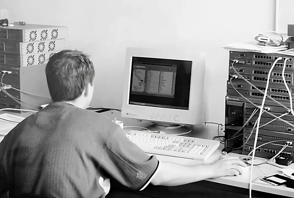 Mitarbeiter_1997_upscaled-1024x689